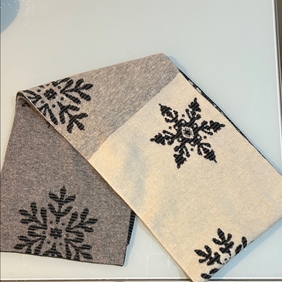 Reversible wool angora snowflake scarf Eddie Bauer - Picture 4 of 9